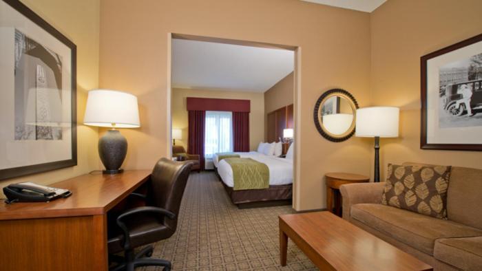 Russell Inn And Suites スタークビル エクステリア 写真