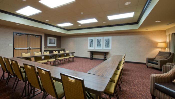 Russell Inn And Suites スタークビル エクステリア 写真