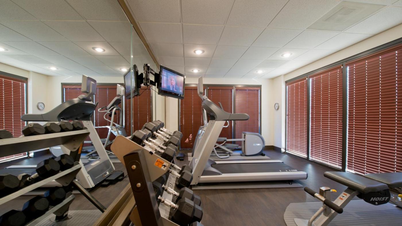 Russell Inn And Suites スタークビル エクステリア 写真